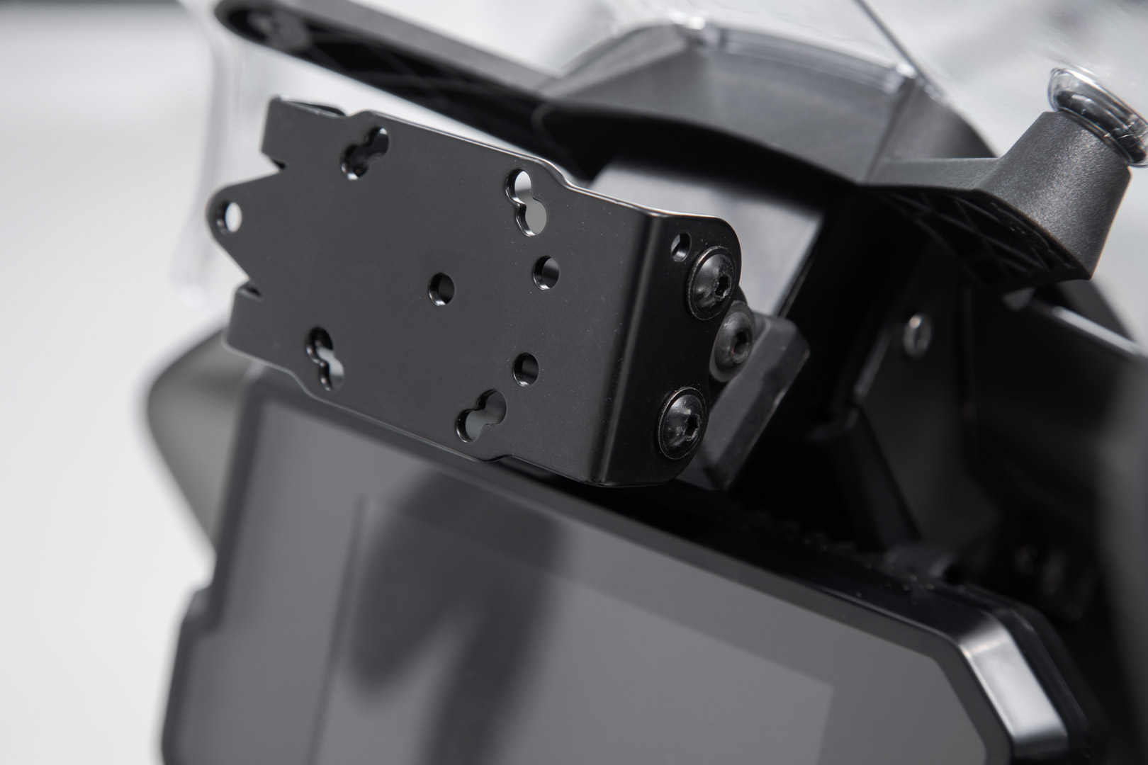 Navi-Halter im Cockpit